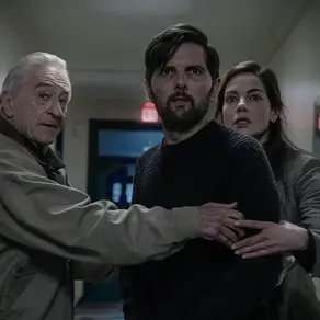 O Homem-Sussurro | Thriller da Netflix com Adam Scott e Robert De Niro, ganha primeiras imagens