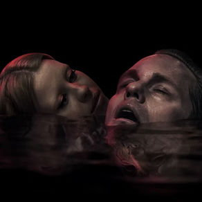 Infinity Pool | Teaser apresenta outra performance de Mia Goth digna de gritos