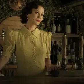A Visit To Grandpa’s | Catherine Zeta-Jones junta-se a Anthony Hopkins