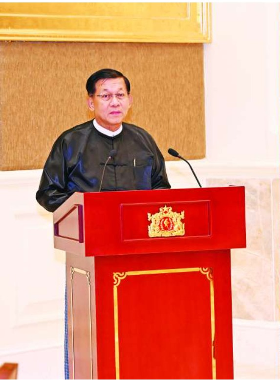 ဦးကိုကိုလှိုင်တို့ဂုဏ်ပြုညစာစားပွဲမှာတွေ့ရတဲ့ စစ်ခေါင်းဆောင်(ဓါတ်ပုံ-CINCDS)