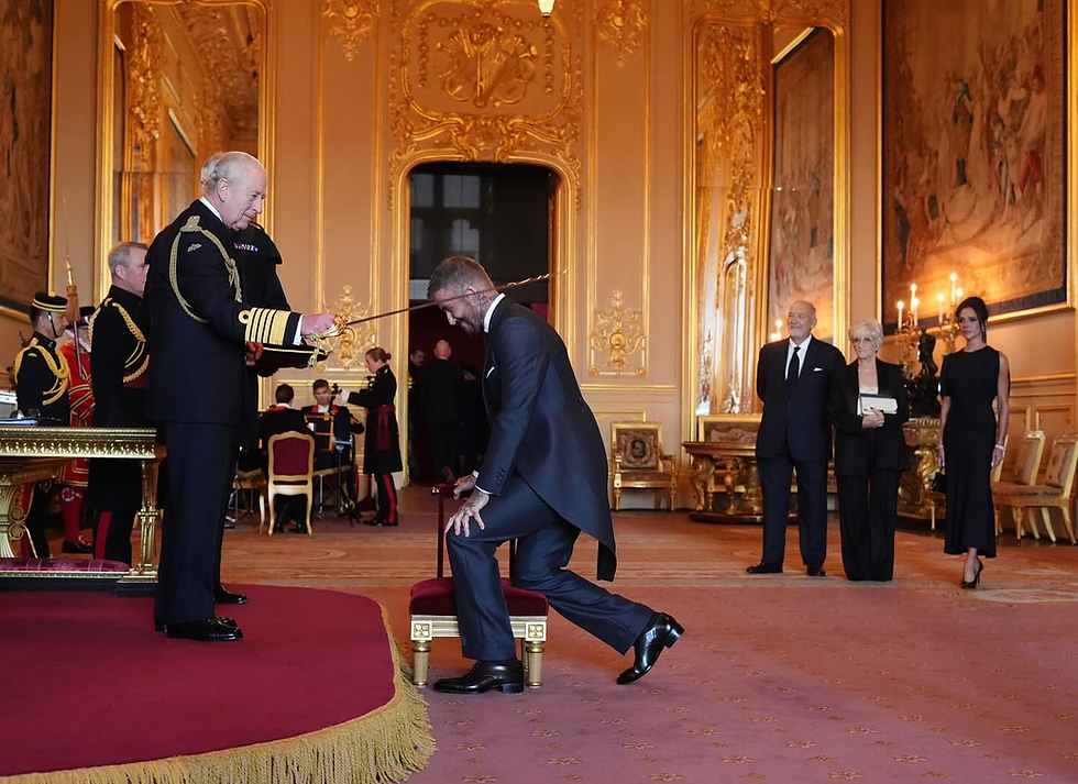 ဒေးဗစ်ဘက်ခမ်း ဆာ ဘွဲ့ ချီးမြှင့်ခံရ