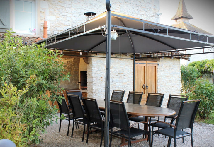 terrace kitchen summer house.jpg