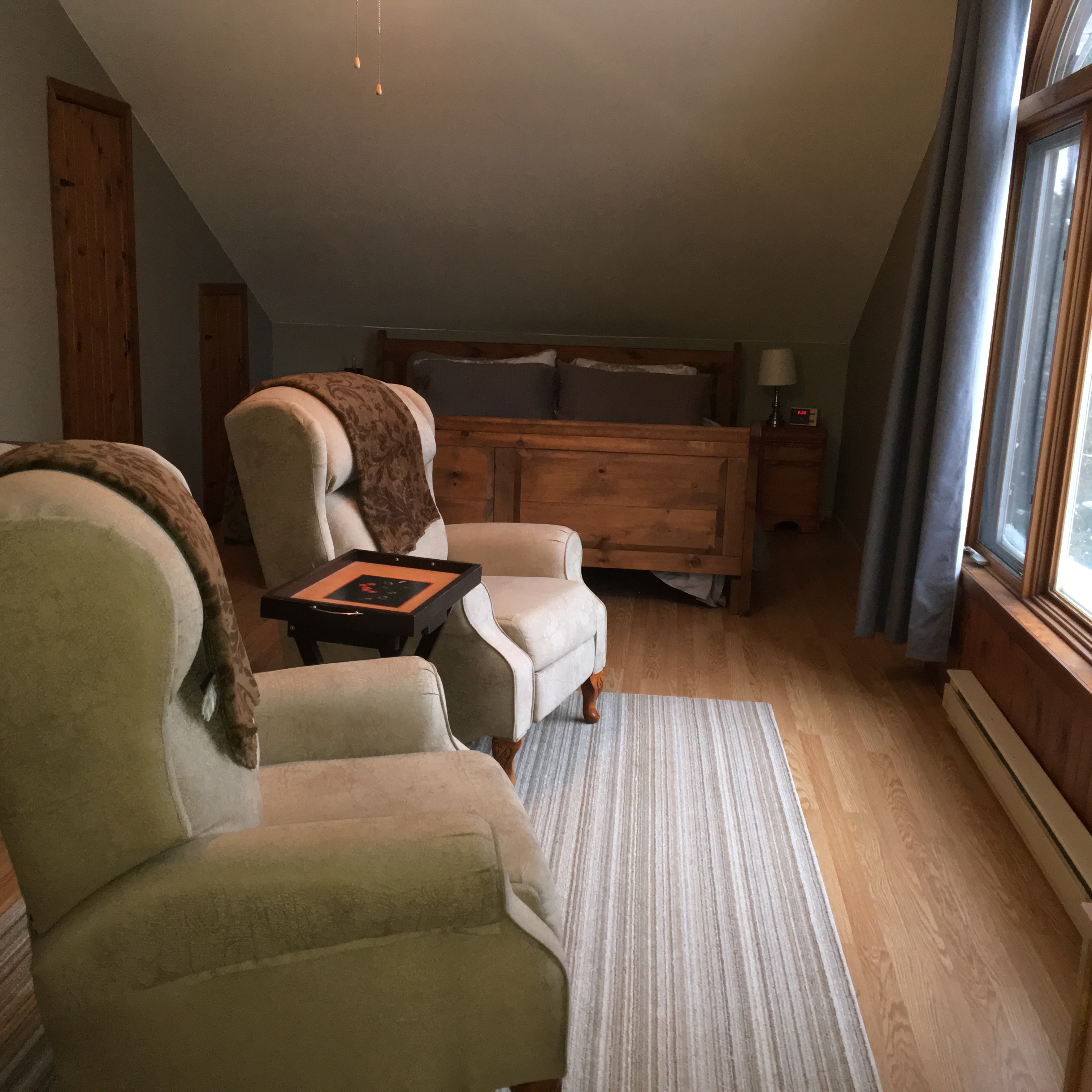 Chambre lit king avec vue