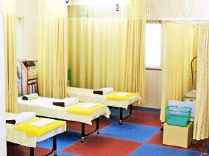 八戸市やわら整骨院施術室