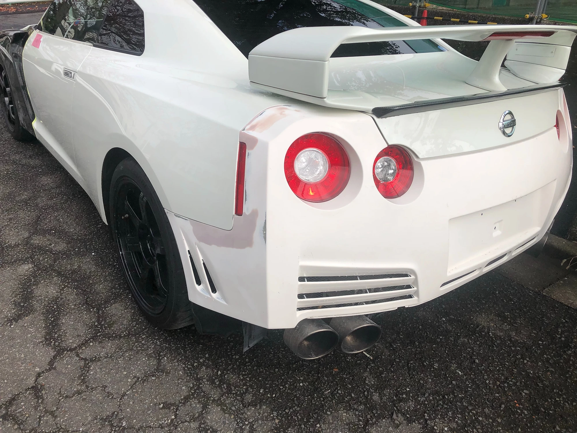 R35 Gt R リアバンパーチリ合わせ