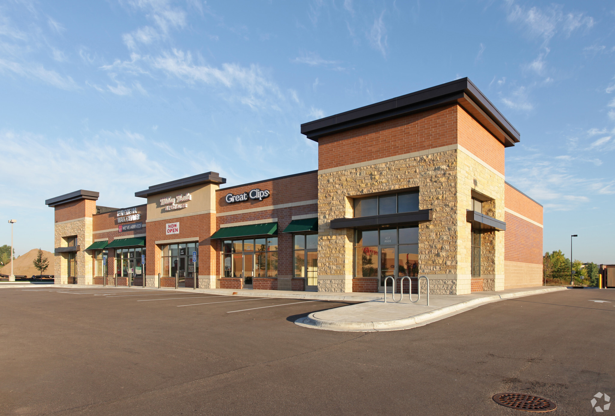 Commerce Hill Plaza