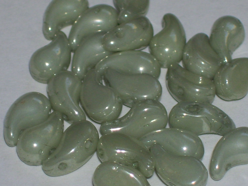 White Green Luster Right