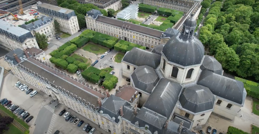 L'église Saint-Louis de la Salpêtrière