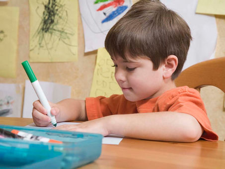 Importancia de rutina de sueño en conducta y aprendizaje infantil