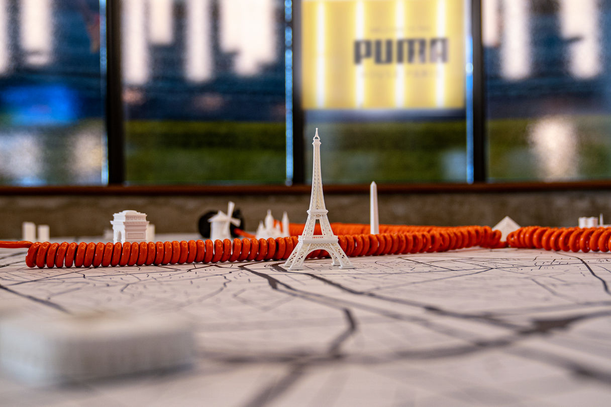 Voor marketingbureau International Orange bouwde ik in opdracht van PUMA een reeks miniaturen van iconische stadions en landmarks in Parijs. De schaalmodellen vormden een opvallende display in het Puma House tijdens de Olympische Spelen en droegen bij aan de visuele branding rond het event.