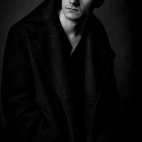 How to Choose the Perfect Men's Portrait Style, a Guide to Modern Trends