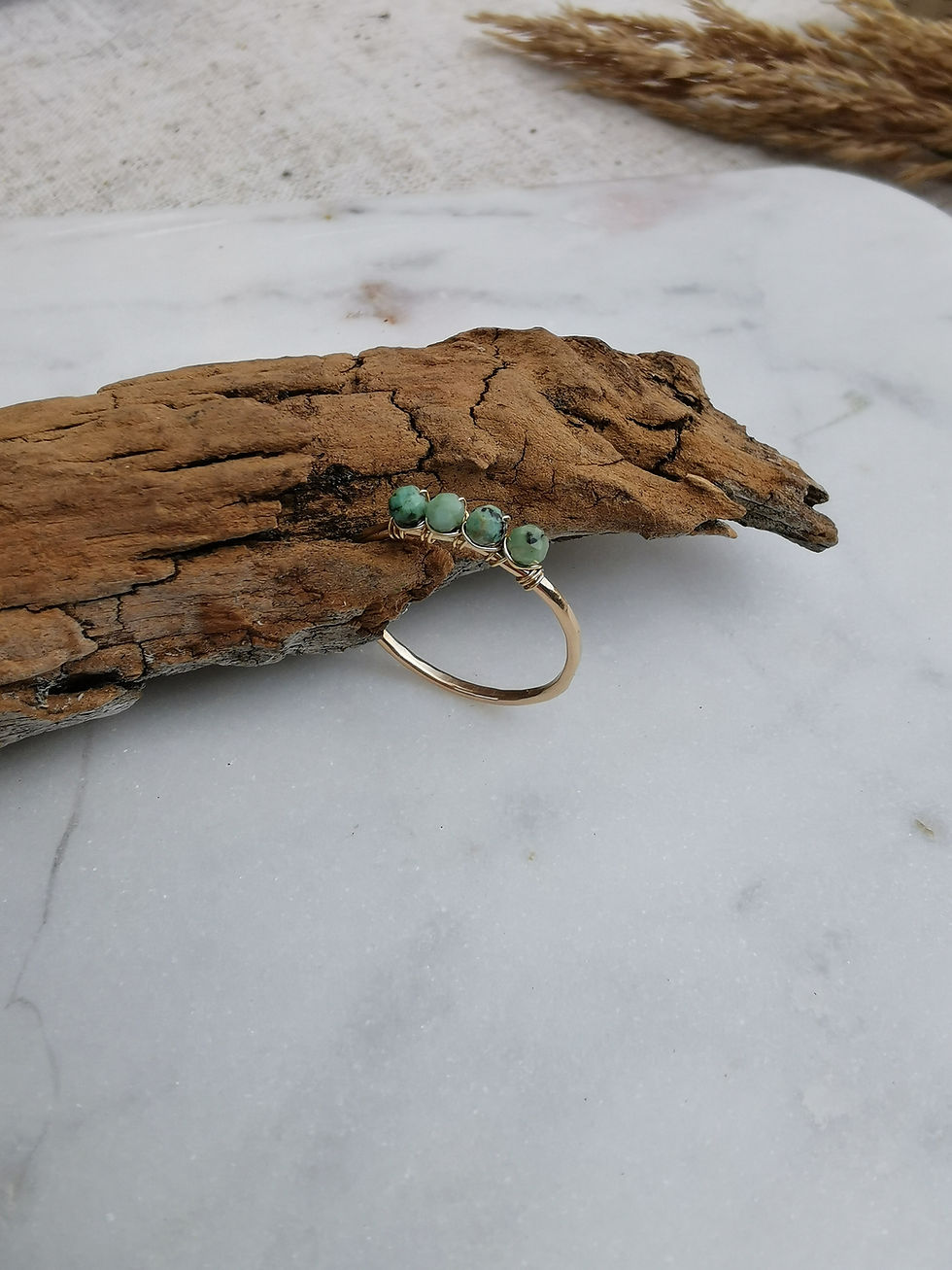 Miniature : DRAM // Bague cloutée de pierres précieuses