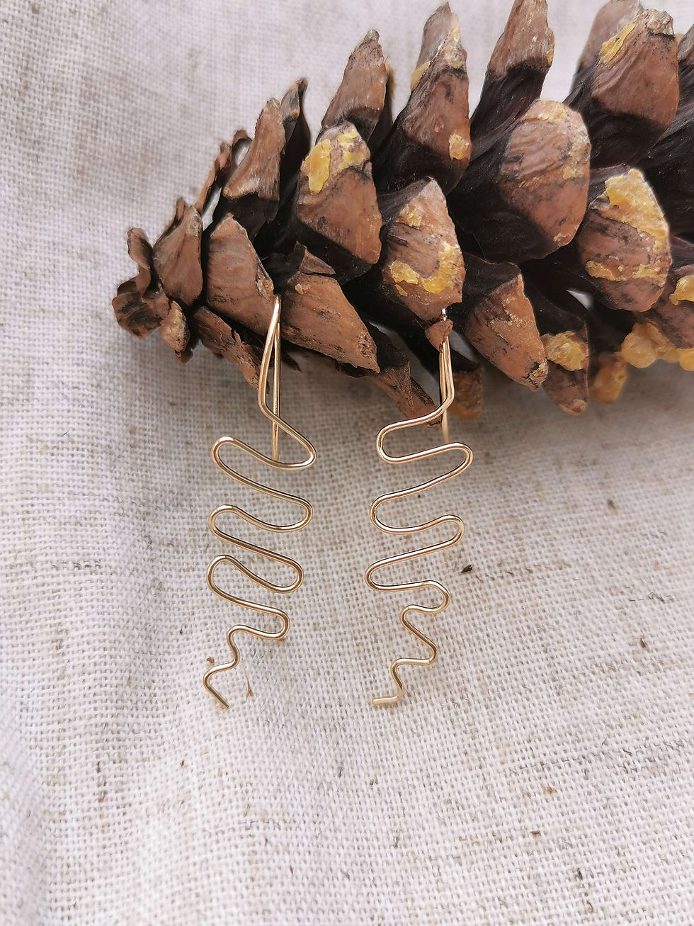 Miniature : LIGHTNING// Electric Zigzag Line Earrings