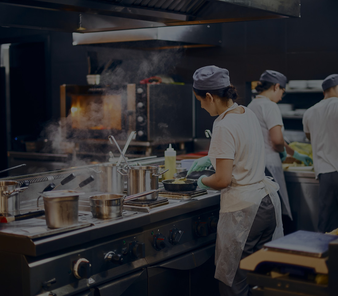 Modern Restaurant Kitchen_edited.jpg