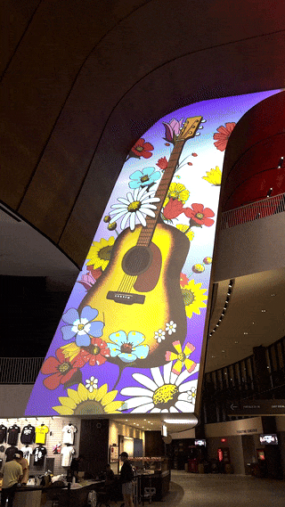 MOODY CENTER / Andrew Knives