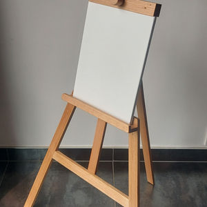 Easel