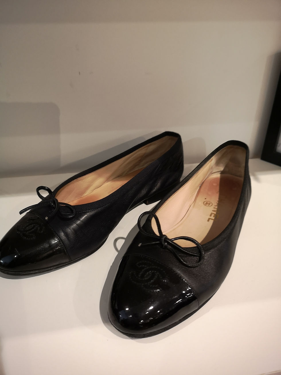 Miniature : CHANEL ballerines ballet cuir noir, 37
