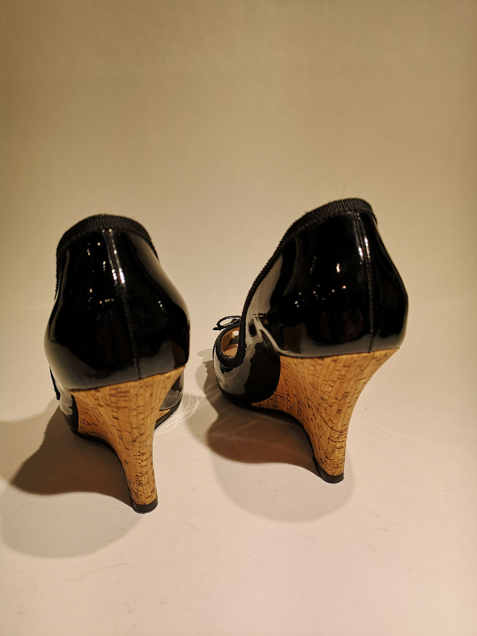Miniature : FERRAGAMO - Talon compensé cuir verni noir - 6 (36)