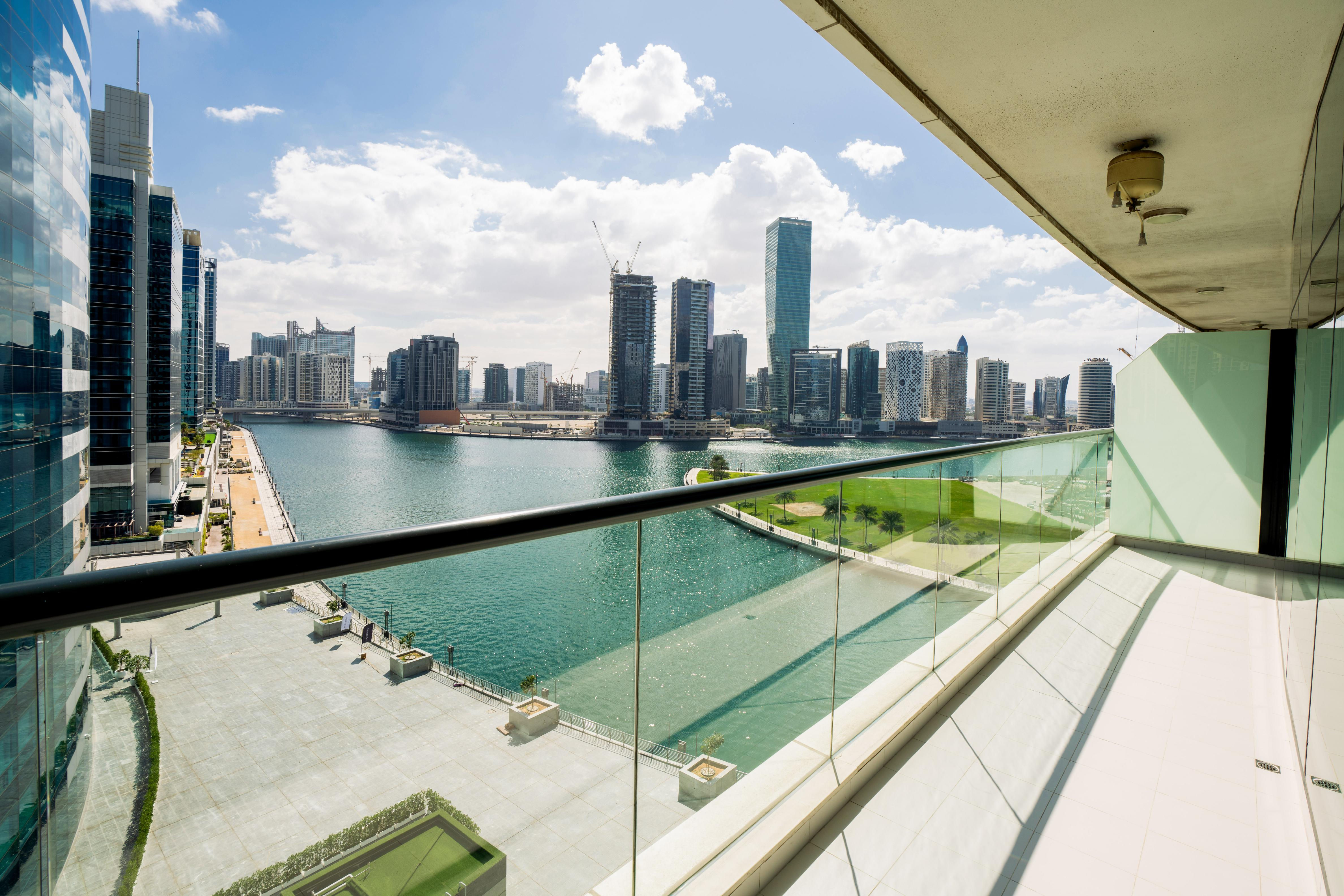 Business Bay Bays Edge