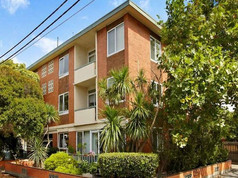 3/127 Brighton Road, Elwood