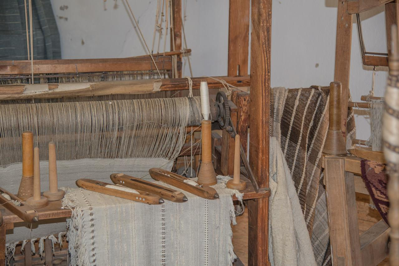 What is Handloom? A loom is a device that is used to weave cloth and tapestries by hand, which is why it is called a Handloom. 