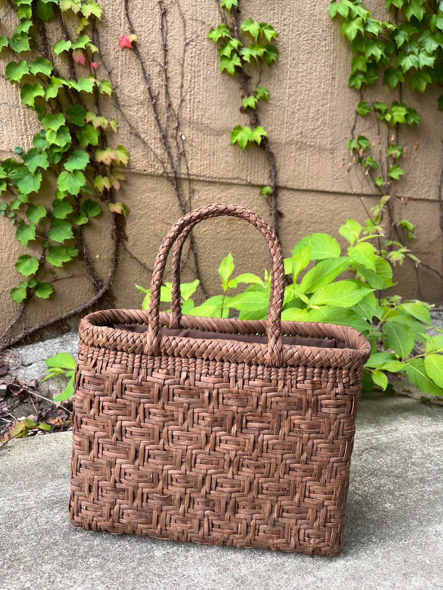 山ぶどう皮連続桝あじろ編み　八つグニ手　尺