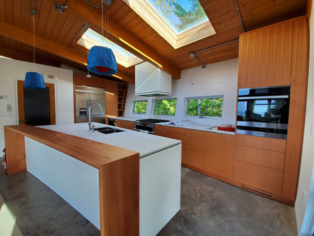 Kichen Cabinetry & Bar
