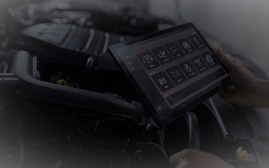 Car Mechanic with Tablet_edited_edited.j