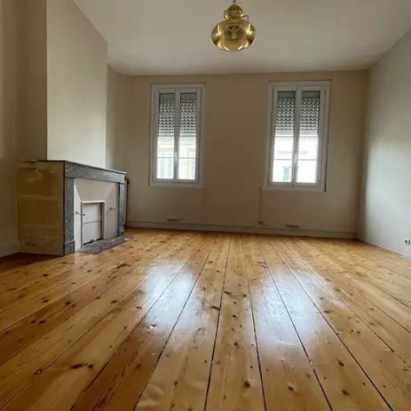 Rénovation d'un parquet ancien réalisée par la SARL Roux en Gironde.