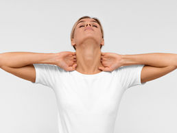 Ossos estalando: quando é normal e quando pode ser sinal de alerta