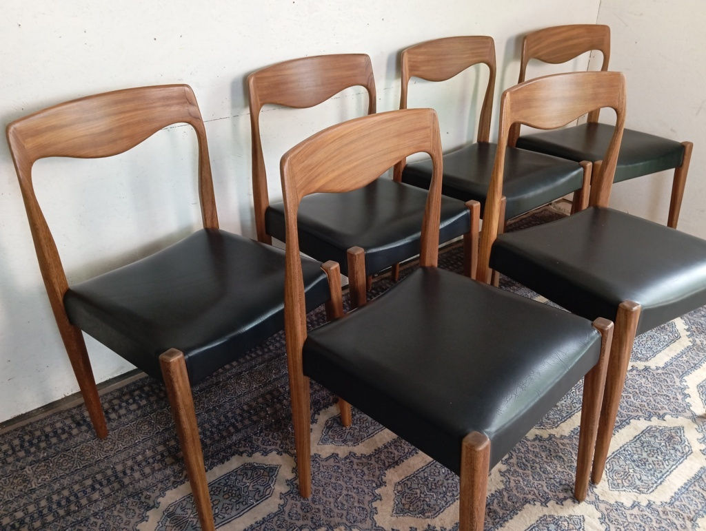 SET DE 6 CHAISES SCANDINAVES EN TECK DLG O. MOLLER