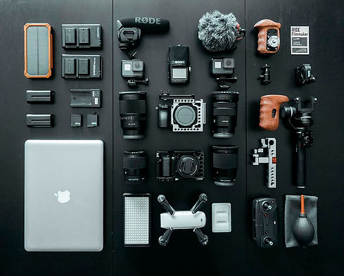 flatlay-gear-tech-device.jpg