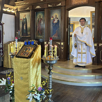 2025顕栄祭　司祭alter 炉儀.jpg