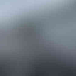 Low-pressure soft wash cleaning pool cage aluminum frame