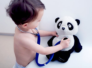 Little Boy Jouer au docteur