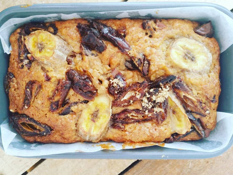 banana date loaf cake