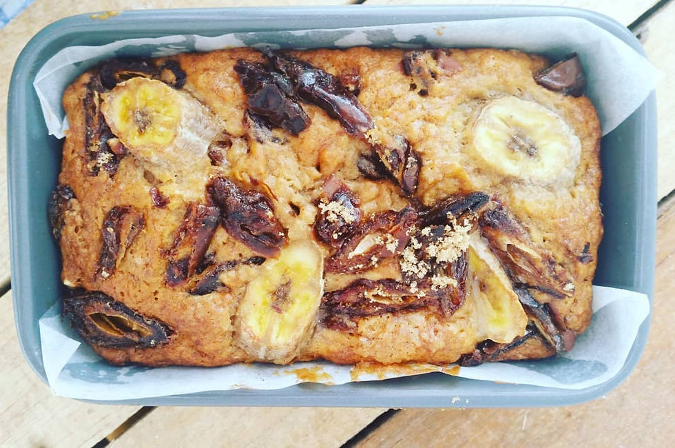 banana date loaf cake