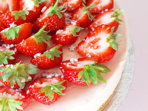 Strawberry & Prosecco Cheesecake