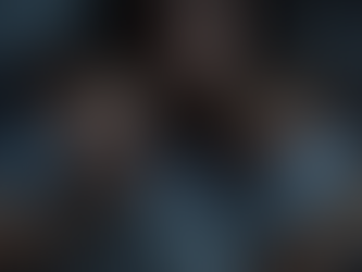 סטרס אזעקות חרדה שינה – אמא ערה בלילה עם ילדים ישנים בזמן אזעקות