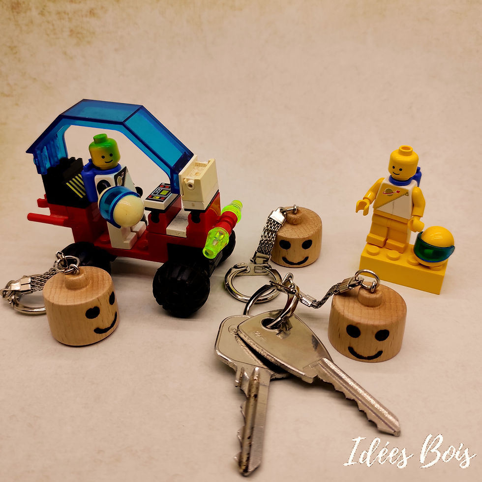 Porte-clés figurine en Hêtre77