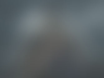 homem protegendo a família