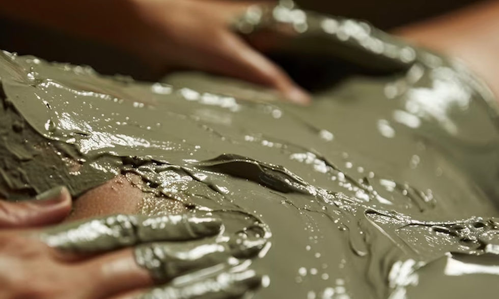 clay therapy application on skin