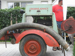 historická stříkačka Stratílek