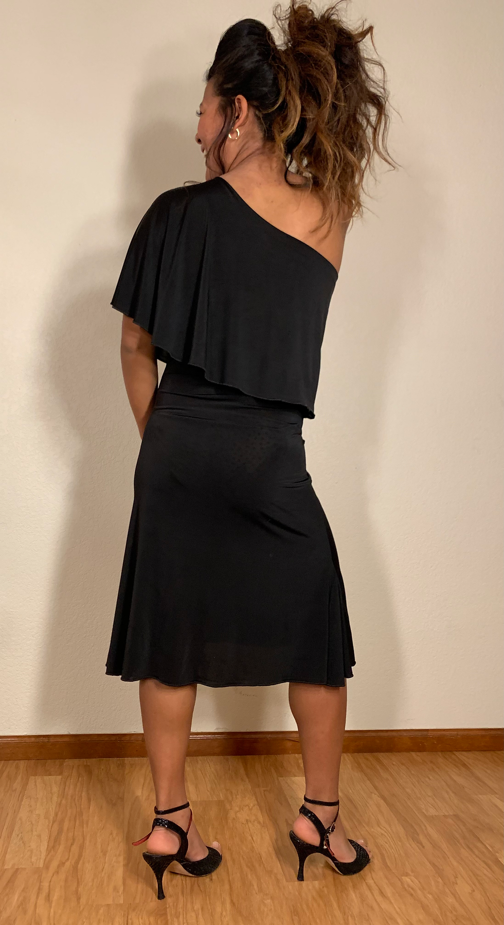 Thumbnail: #17 LIZZI one shoulder