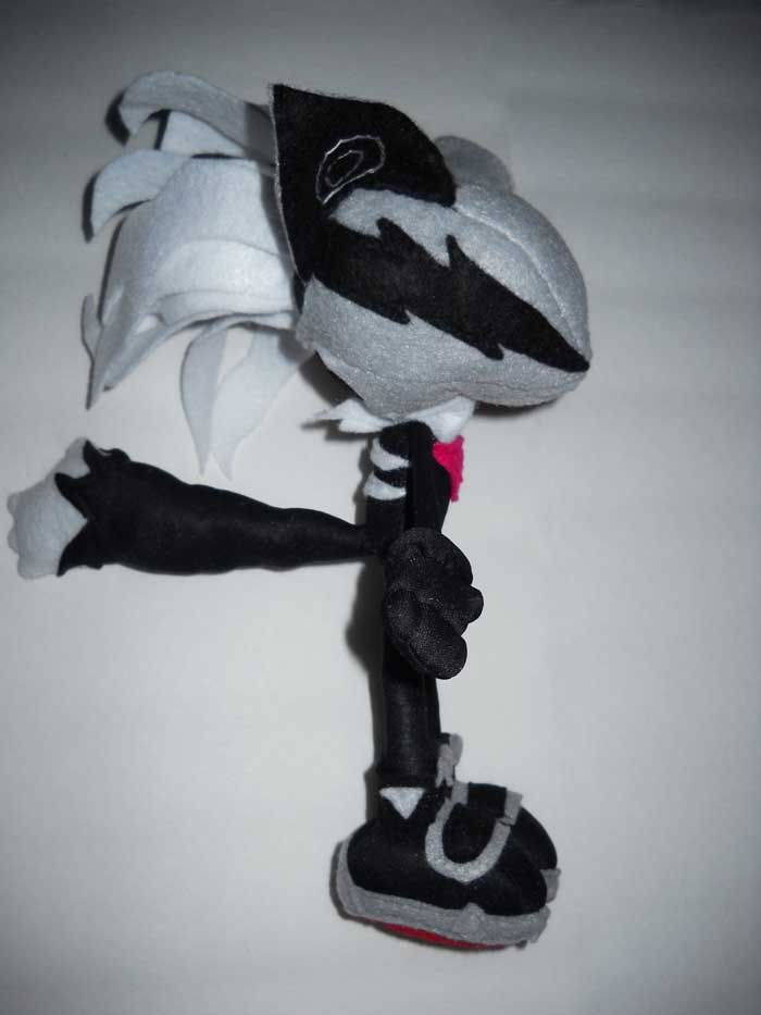 Infinite_Sonic_plush_toy_1