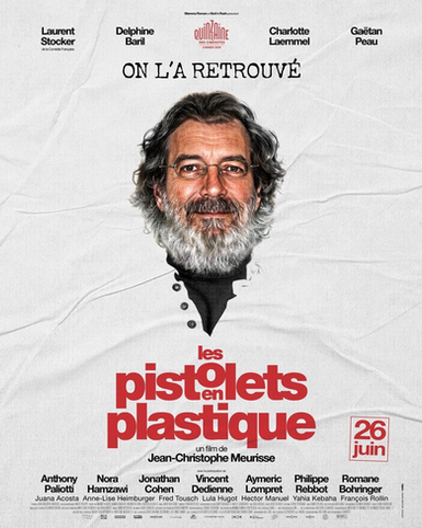 Synopsis
Léa et Christine sont obsédées par l'affaire Paul Bernardin, un homme soupçonné d’avoir tué toute sa famille et disparu mystérieusement. Alors qu'elles partent enquêter dans la maison où a eu lieu la tuerie, les médias annoncent que Paul Bernardin vient d'être arrêté dans le Nord de l’Europe…