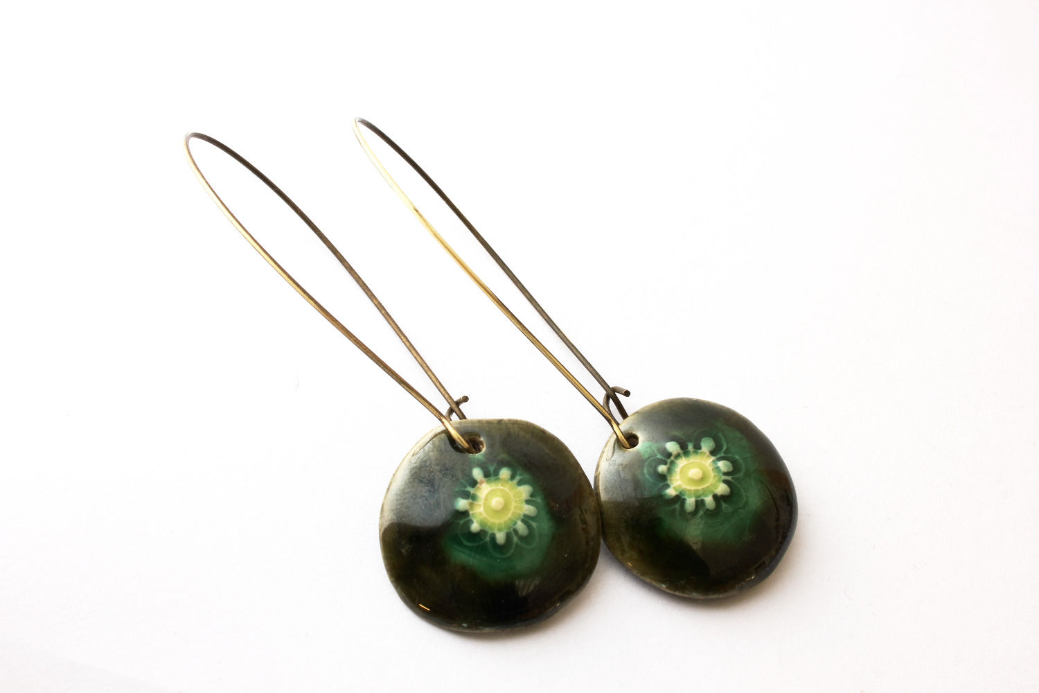 Boucle d'Oreille longue pampille camaïeu de vert