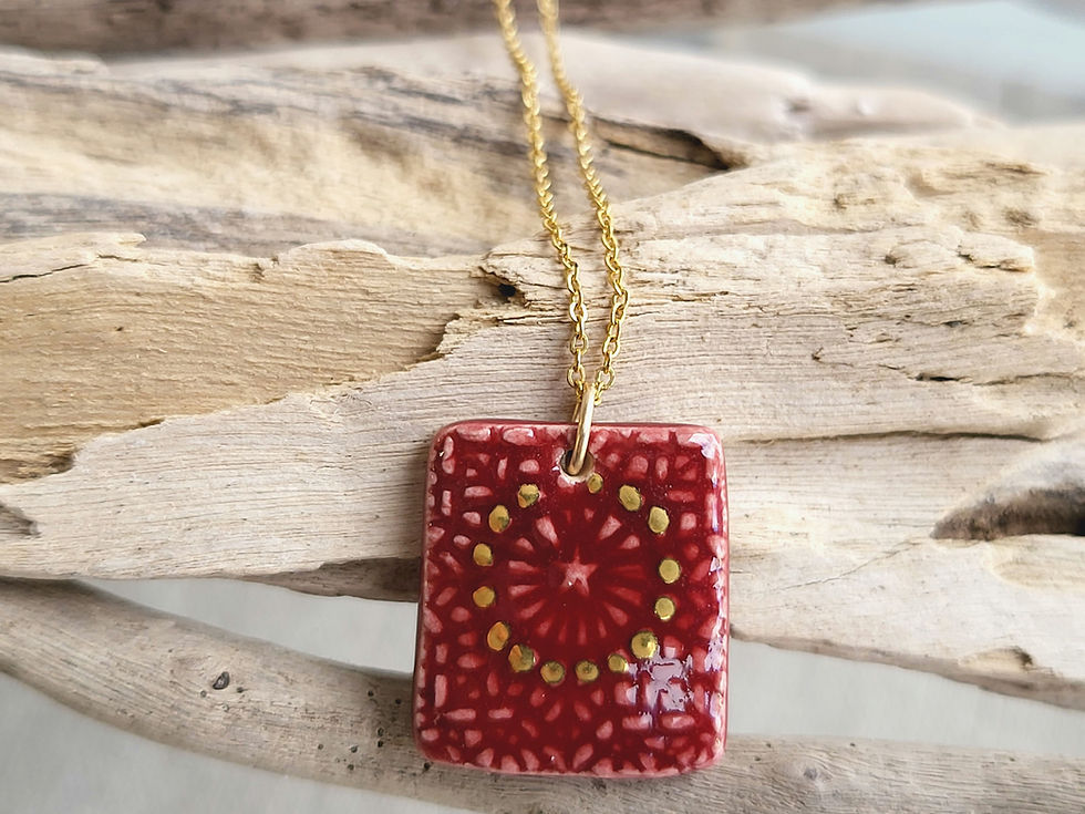 Miniature : Collier gold filled 14 carats, couleur grenat