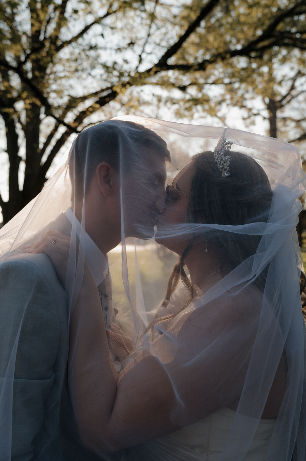 Bride and groom wedding portraits in Bathurst captured by Maddi Lee’s Photography