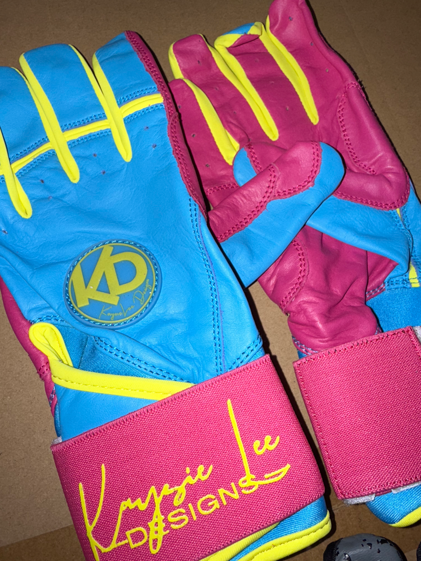 E8A24C61-BBD6-4EB1-A871-3AA7E4D8BB87